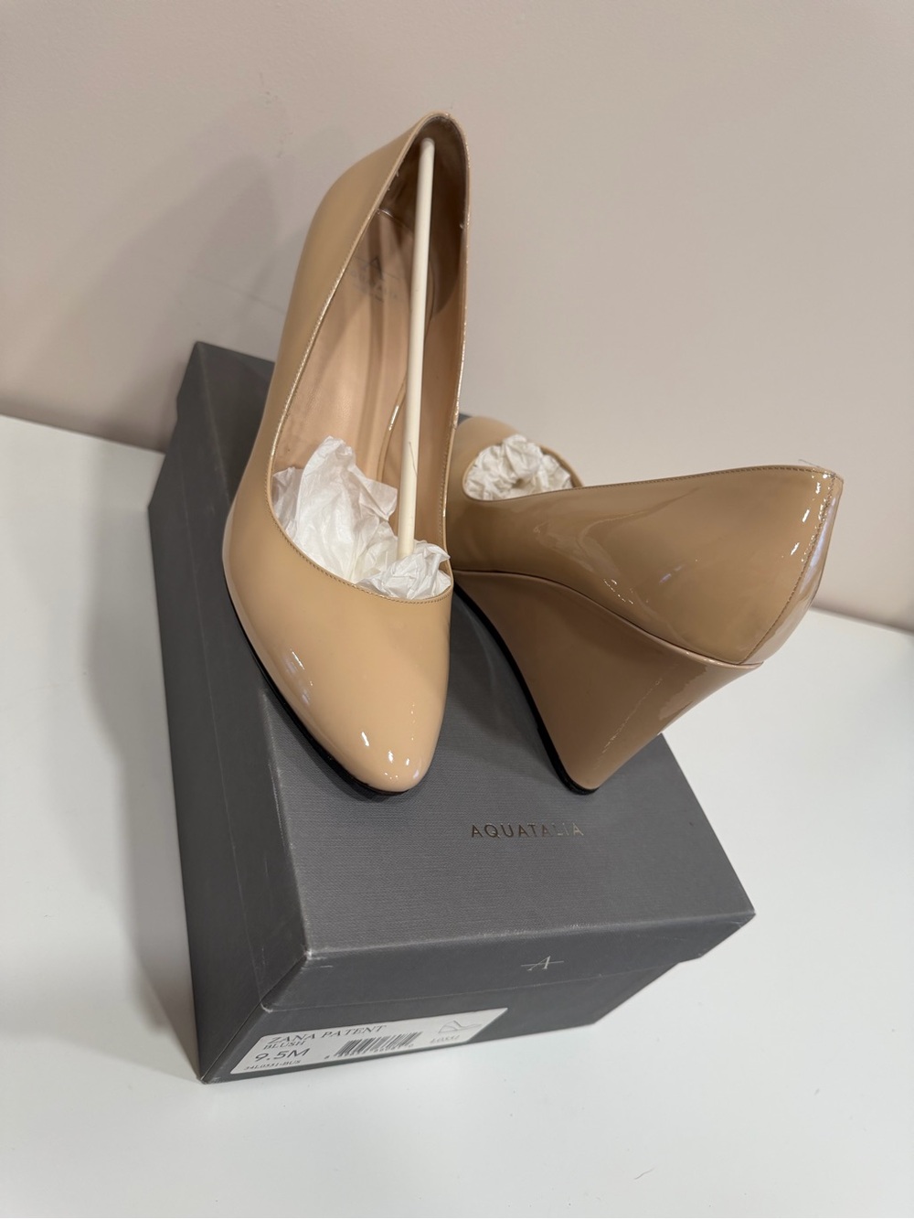Aquatalia Beige Patent Leather Pointed-Toe Pumps